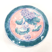 Cargar imagen en el visor de la galería, Alhajero o Galletero Antiguo Asiático de Porcelana Decorado a Mano
