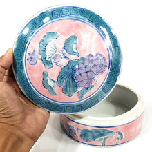 Cargar imagen en el visor de la galería, Alhajero o Galletero Antiguo Asiático de Porcelana Decorado a Mano
