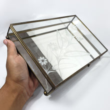 Cargar imagen en el visor de la galería, Caja Alhajera Artesanal Vintage Vidrio Esmerilado Latón Espejo
