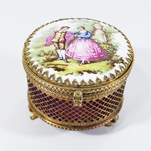 Cargar imagen en el visor de la galería, Antiguo Alhajero Porcelana Fragonard Metal Filigrana estilo Barroco
