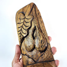 Cargar imagen en el visor de la galería, Figura Máscara Tribal Rostro Tallado Madera para Pared
