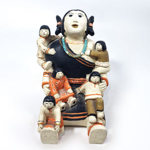 Antigua Escultura Pequeña Mujer Tradicional Hopi Artesanía