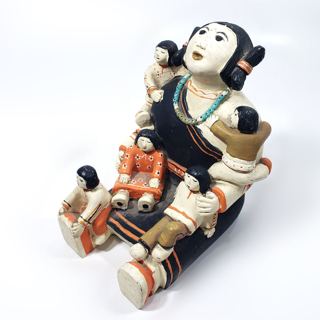 Antigua Escultura Pequeña Mujer Tradicional Hopi Artesanía