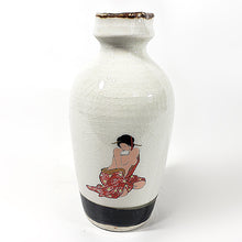 Cargar imagen en el visor de la galería, Botella Coleccionable Sake de Cerámica Vintage Japonesa
