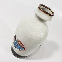 Cargar imagen en el visor de la galería, Botella Coleccionable Sake de Cerámica Vintage Japonesa
