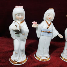 Cargar imagen en el visor de la galería, Antigua Juego Figuras Porcelana Montefiori Damas Japonesas Vintage
