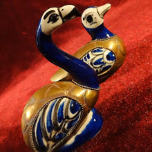 Cargar imagen en el visor de la galería, Cisnes De Cerámica Y Metal
