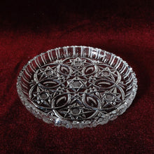 Cargar imagen en el visor de la galería, Bandeja De Cristal Cortado, 14 Cm Diámetro
