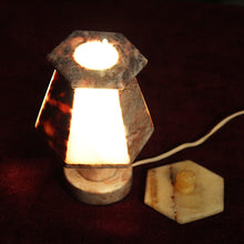 Cargar imagen en el visor de la galería, Lámpara Antigua Pequeña De Ónix
