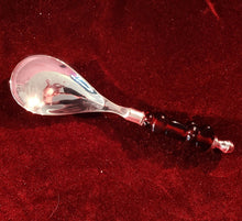 Cargar imagen en el visor de la galería, Cuchara Sopera Antigua Con Mango De Vidrio Ámbar
