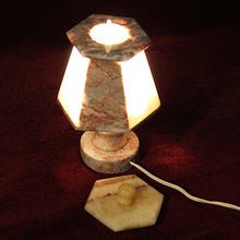 Cargar imagen en el visor de la galería, Lámpara Antigua Pequeña De Ónix
