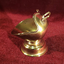 Cargar imagen en el visor de la galería, Recipiente Para Cenizas Antiguo, De Latón
