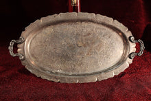 Cargar imagen en el visor de la galería, Pequeña Bandeja Antigua Baño De Plata
