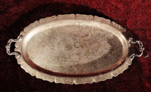 Cargar imagen en el visor de la galería, Pequeña Bandeja Antigua Baño De Plata
