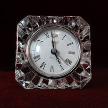 Cargar imagen en el visor de la galería, Reloj De Cristal De Mesa Mikasa, Antiguo, Origen Alemán
