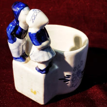 Cargar imagen en el visor de la galería, Recipiente Holandés Para Jardín. Maceta De Porcelana.
