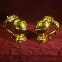 Cargar imagen en el visor de la galería, Tarros Coleccionables Medieval Times 2001, Color Dorado
