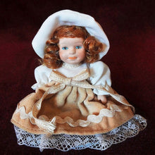 Cargar imagen en el visor de la galería, Muñeca Porcelana Articulada
