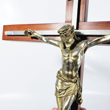 Cargar imagen en el visor de la galería, Antiguo Cristo Metal Chapa De Oro Y Madera, 50 Cm, Merlin
