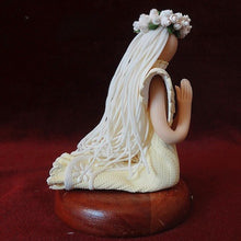 Cargar imagen en el visor de la galería, Artesanía Dominicana, Muñeca Sin Cara, Porcelanicron, Gifina
