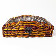Cargar imagen en el visor de la galería, Caja Cofre Artesanal Vintage Canutillo Chaquira Oriental
