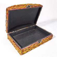 Cargar imagen en el visor de la galería, Caja Cofre Artesanal Vintage Canutillo Chaquira Oriental
