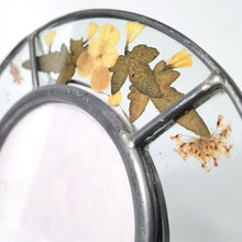 Cargar imagen en el visor de la galería, Antiguo Portarretrato Vintage Vitral Naturaleza Muerta
