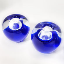 Cargar imagen en el visor de la galería, Juego 5 Portavelas Cristal Soplado Azul Vintage Candelabro 80s
