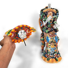 Cargar imagen en el visor de la galería, Catrina de Talavera Mayólica Gerardo García Artesanía 45 cm
