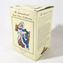 Cargar imagen en el visor de la galería, Figura Navideña Coleccionable Aunt Airie Folklore Francia

