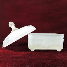 Cargar imagen en el visor de la galería, Antiguo Dulcero Cristal Indiana Tiara Colmena Frosted Glass
