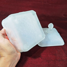 Cargar imagen en el visor de la galería, Antiguo Dulcero Cristal Indiana Tiara Colmena Frosted Glass
