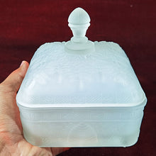 Cargar imagen en el visor de la galería, Antiguo Dulcero Cristal Indiana Tiara Colmena Frosted Glass
