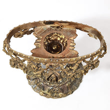 Cargar imagen en el visor de la galería, Antigua Base Centro Mesa Frutero Antiguo Baño Oro Vintage
