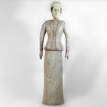 Cargar imagen en el visor de la galería, Antigua Estatua Figura Madera Tallada Hombre Tradicional
