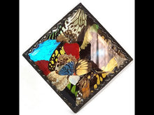 Cargar y reproducir el video en el visor de la galería, Antiguo Ornamento Mariposas Alas Cristal Vintage Pieza Única
