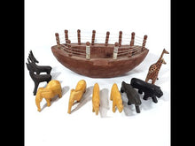 Cargar y reproducir el video en el visor de la galería, Figura Escultura Vintage Arca de Noé Animales Tallada en Madera

