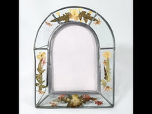 Cargar y reproducir el video en el visor de la galería, Antiguo Portarretrato Vintage Vitral Naturaleza Muerta
