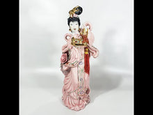 Cargar y reproducir el video en el visor de la galería, Figura de Porcelana Antigua Japonesa Geisha, hecha a mano
