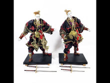 Cargar y reproducir el video en el visor de la galería, Figuras De Samurai Guerrero Asiáticos Artesanía Hecha A Mano

