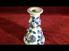 Cargar y reproducir el video en el visor de la galería, Antiguo Porta Velas De Porcelana Estilo Asiático
