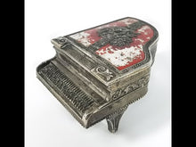 Cargar y reproducir el video en el visor de la galería, Antiguo Alhajero Piano Metálico Rosas Joyero Vintage 50s
